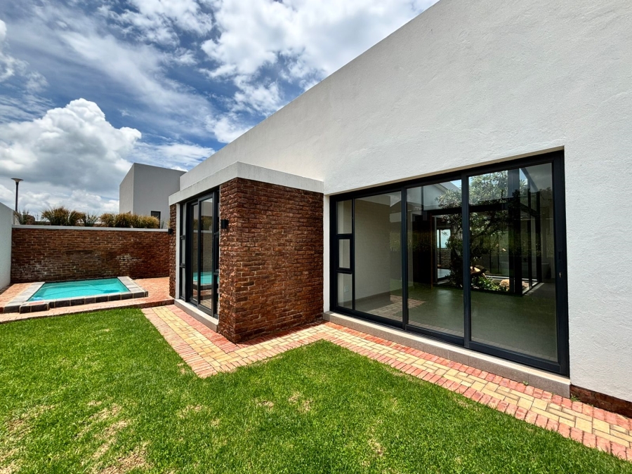 To Let 3 Bedroom Property for Rent in Helderzicht Eco Estate North West